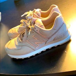 NEW BALANCE 574 - SIZE 6.5 GOOD CONDITION